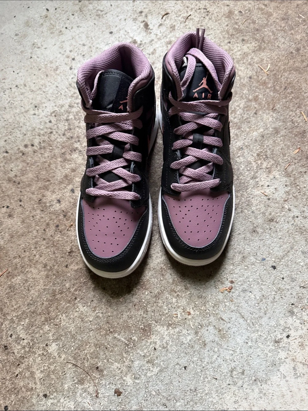 Nike High-Top Sneakers in Mauve and Black